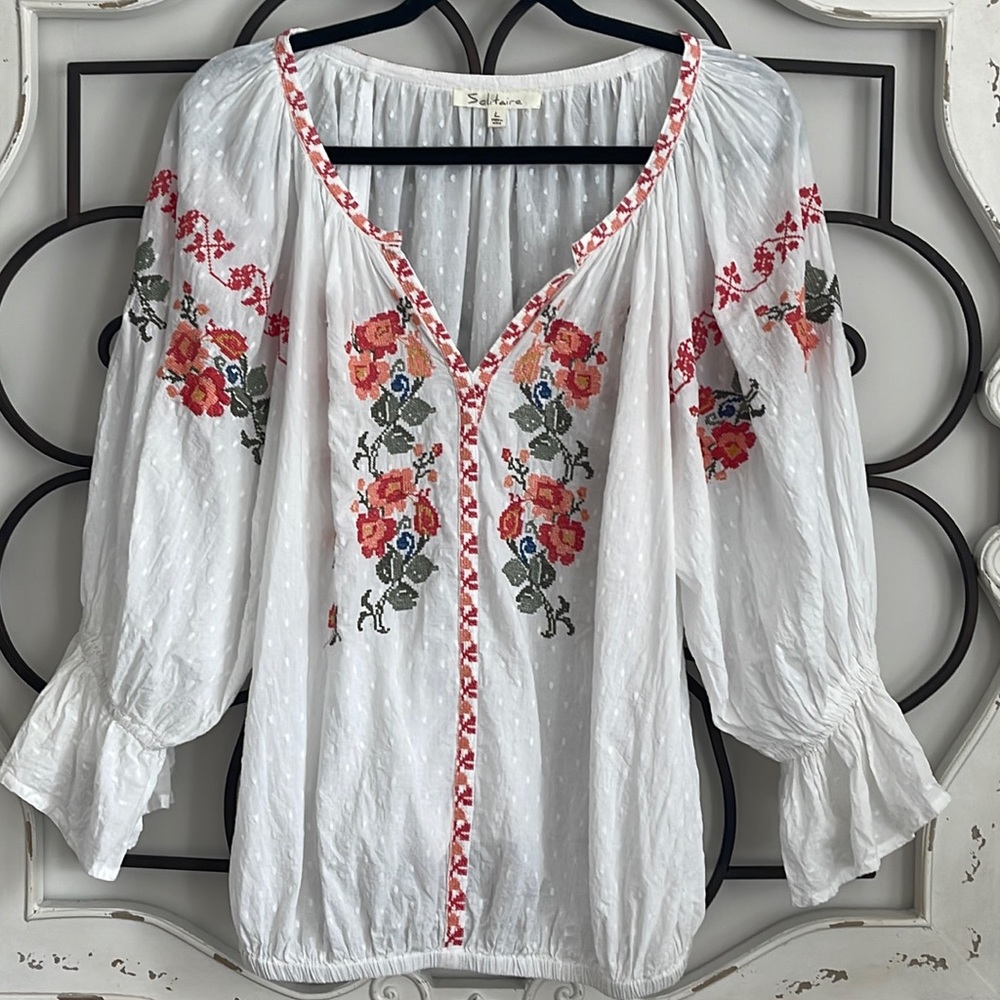 SOLITAIRE EMBROIDERED FLORAL POLKA DOT BOHO BLOUSE SIZE LARGE